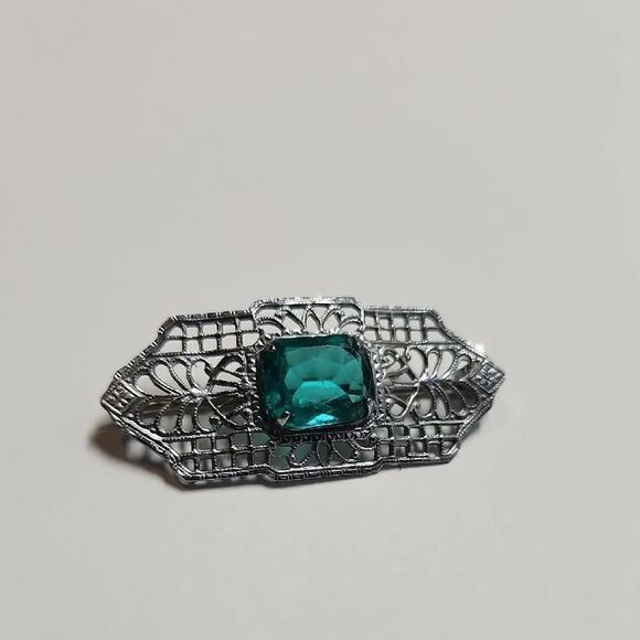 No Brand Jewelry - Vintage Brooch Silver With Green Glass Stone